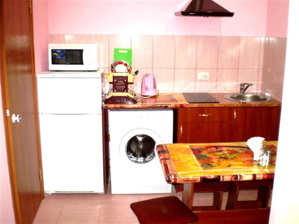 2 Комнаты 4 Дивана Чкалова-Садовая "Сити Центр" 2 Этаж Wi-Fi 2 Этажный Отдельный Дом Николайев Стая снимка